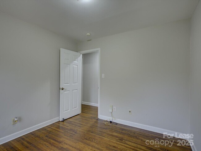 Building Photo - 6219 Colchester Pl