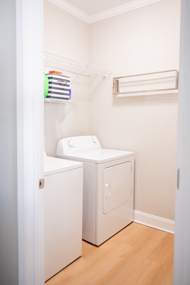 Building Photo - 2486 Griffith Rd