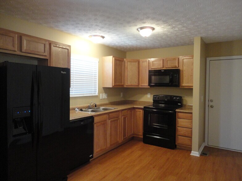Building Photo - 531 Sherman Dr