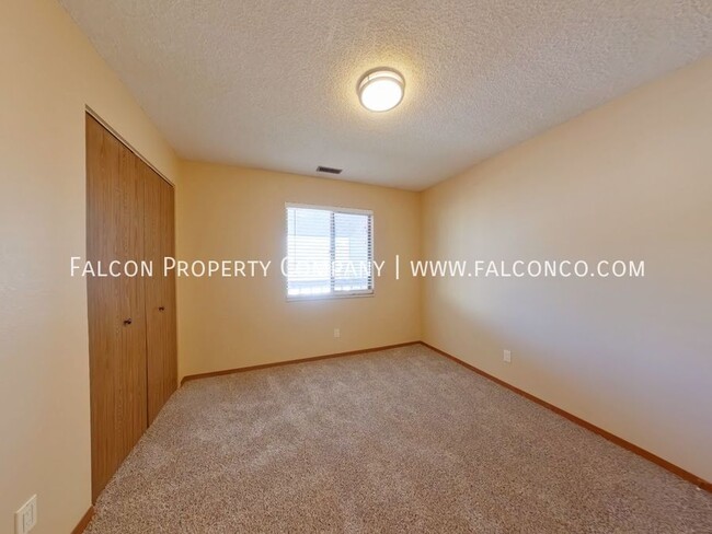 Building Photo - 6935 Peyote Way