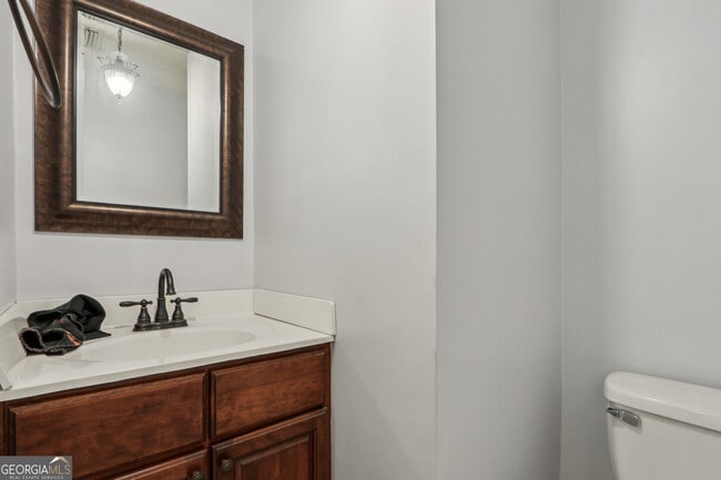 Building Photo - 325 White Oak Pl