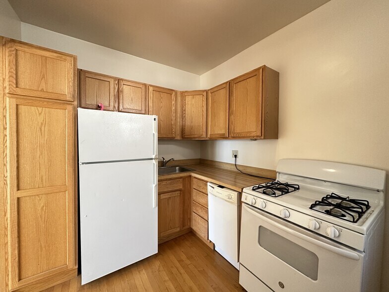 Primary Photo - 4301 N Francisco Ave