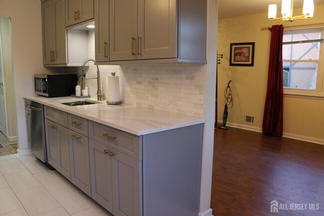 Building Photo - 707 Merrywood Dr