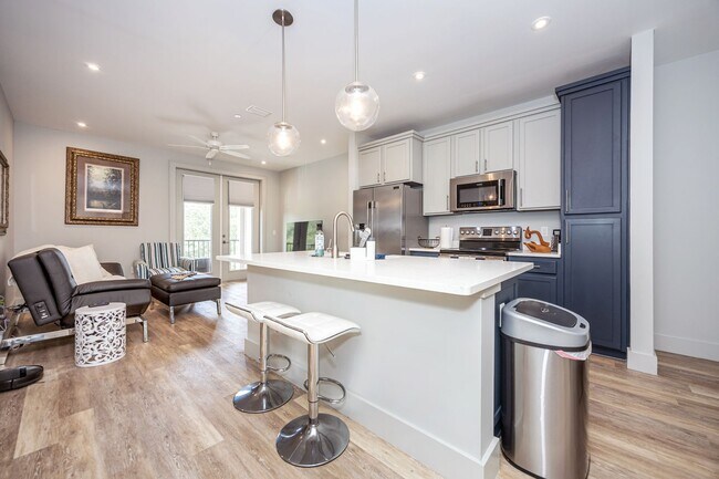 Building Photo - 2501 Bienville Blvd