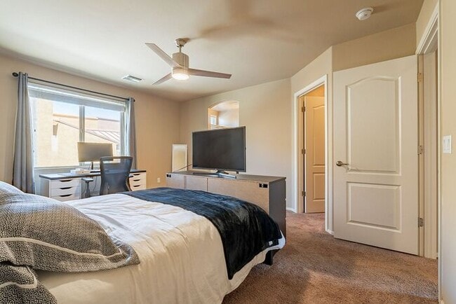 Building Photo - Spacious 3-Bed, 3-Bath Tucson Condo w/ Gar...