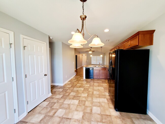 Building Photo - 169 Sedgewick Dr