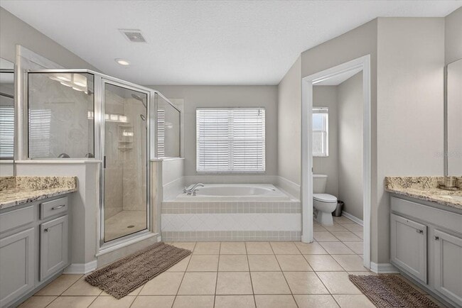 Building Photo - 11115 Avery Oaks Dr