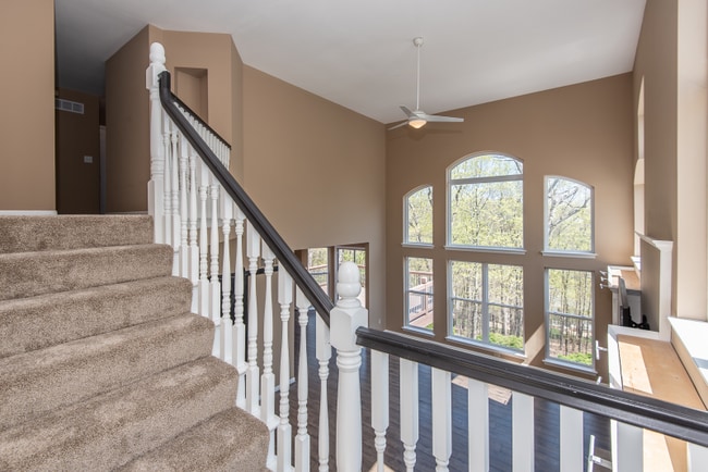 Building Photo - 720 Vista Hills Ct