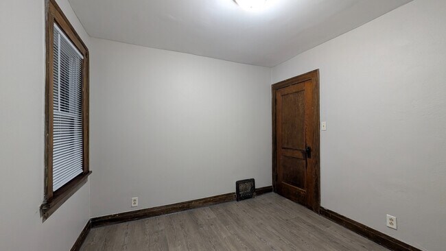Building Photo - Newly Renovated 3-Bedroom Apartment in Mic...