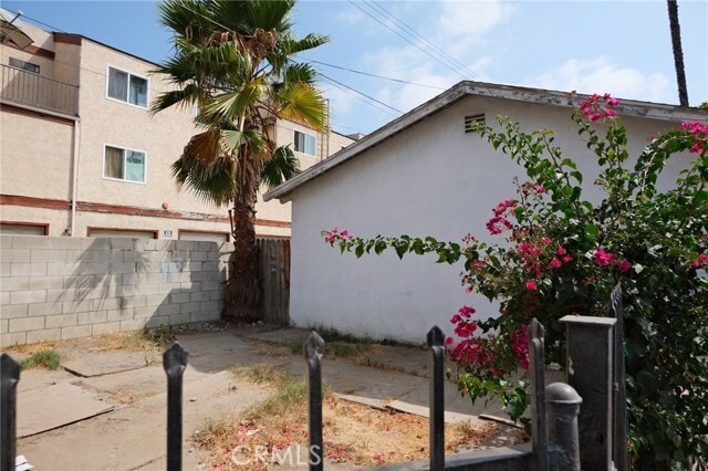 Building Photo - 4204 La Rica Ave