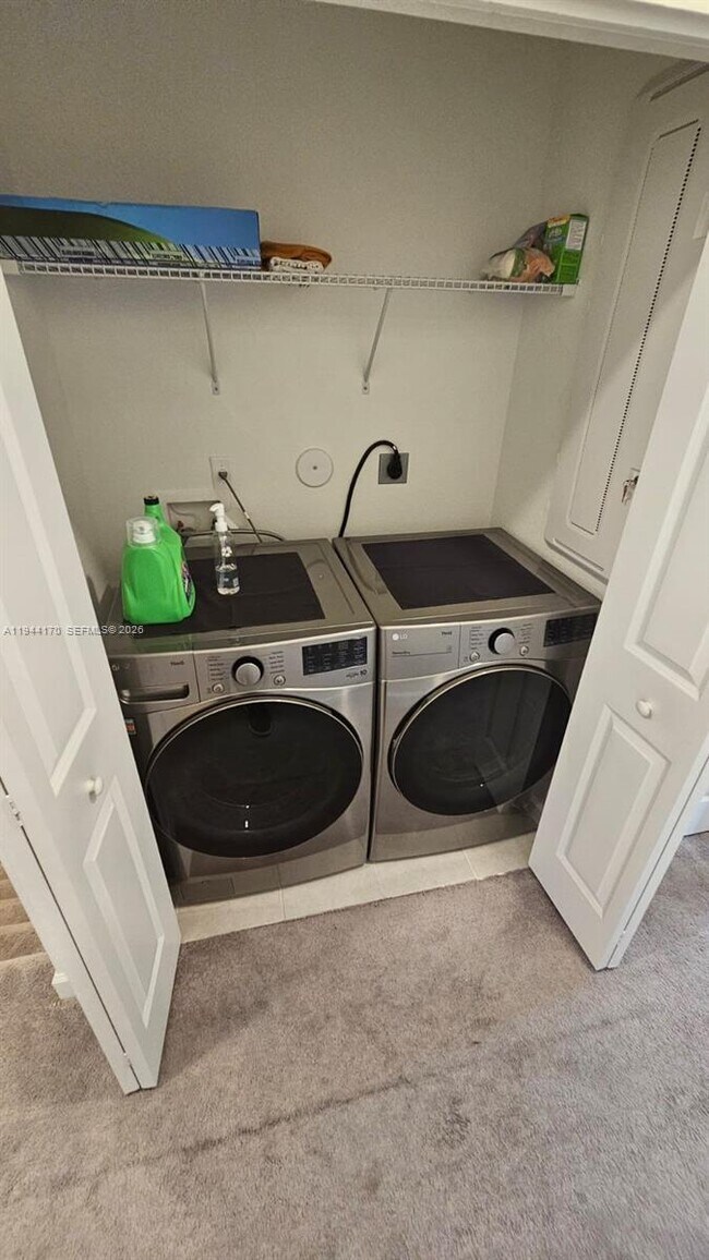 Building Photo - 1146 SE 26th Ter