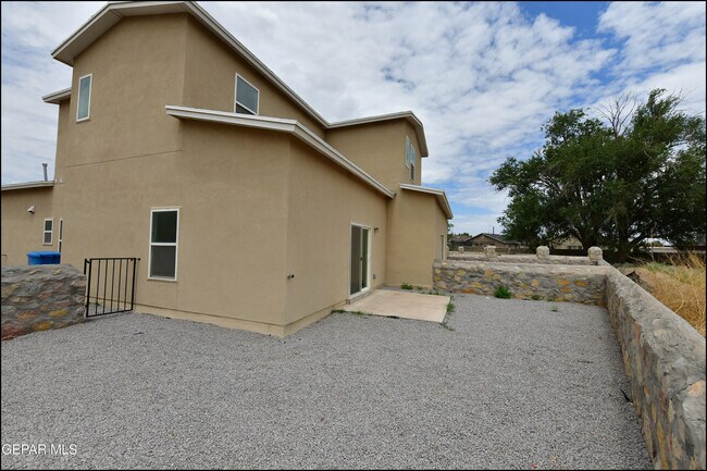 Building Photo - 808 HC Gilbert Minjares Dr