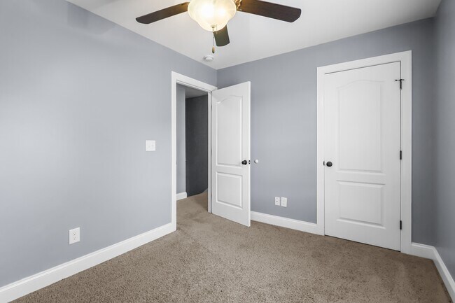 Building Photo - 3375 Cotham Ln