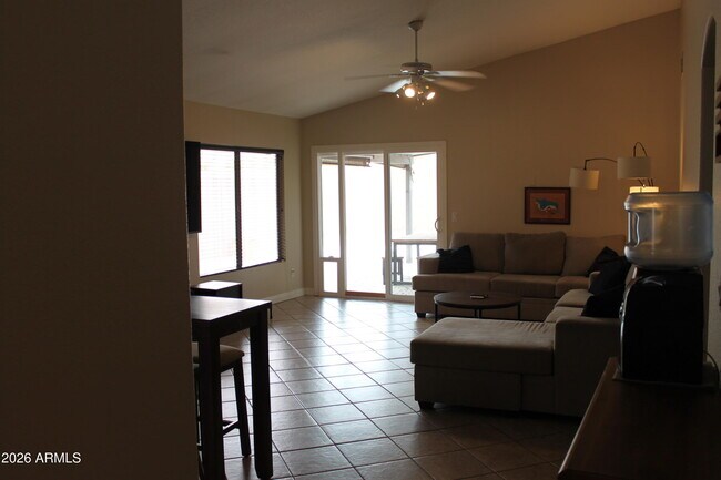 Building Photo - 740 W Baylor Ln