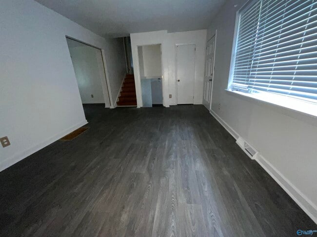 Building Photo - 2514 Scenic View Dr NW