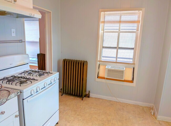 Building Photo - 432 Highland Ave SW