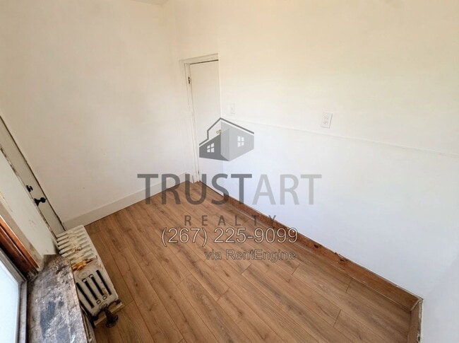 Building Photo - 4747 N Mascher St