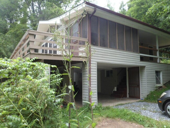 Building Photo - 1349 Firefly Rd