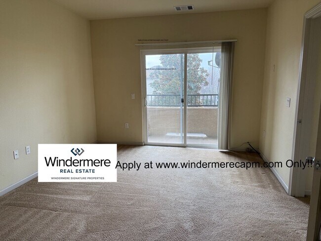 Building Photo - Absolute MUST See Condo In Immaculate Condition With Open Flowing Floor Plan!