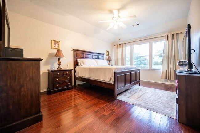 Building Photo - 26318 Cedar Pine Dr