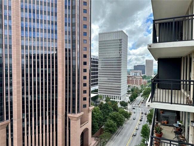 Building Photo - 620 Peachtree St NE