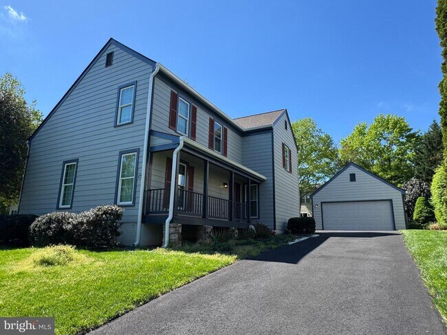 Building Photo - 15 Linden Hill Way SW