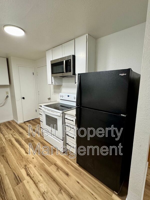 Building Photo - 1829 Mason St