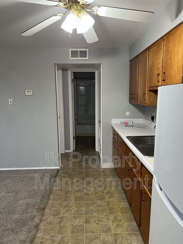 Building Photo - 1322 1st Ave NW