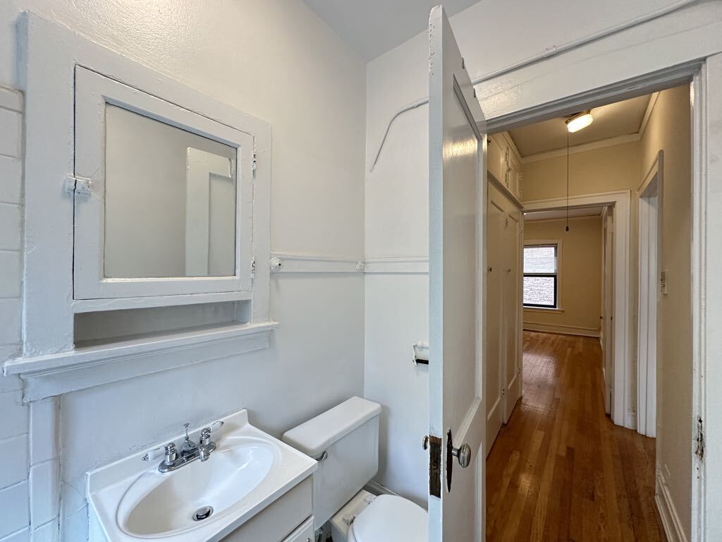 Building Photo - 1031 Dempster St