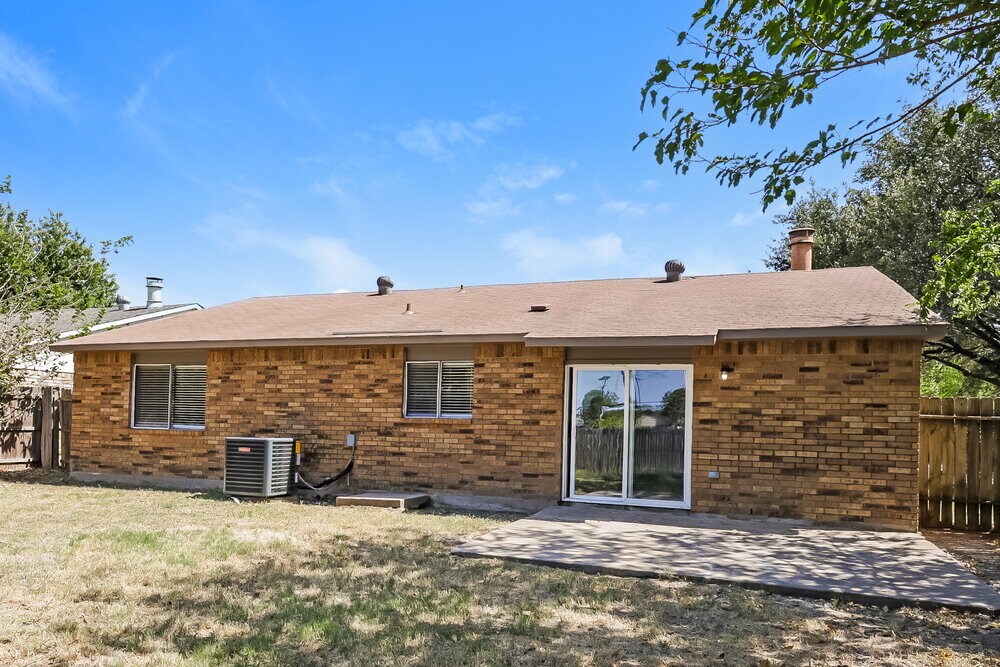 Building Photo - 1522 Independence Trail