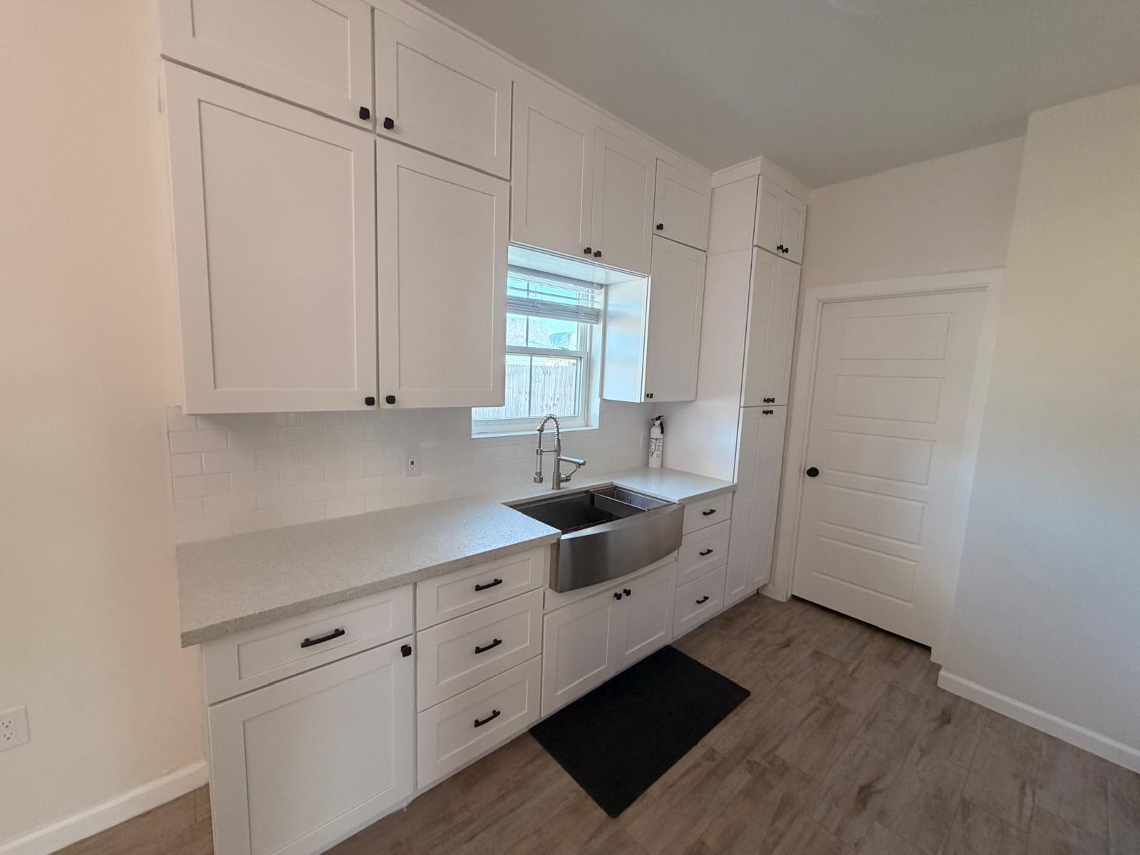 Building Photo - 487 Arboleda Ln