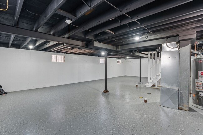 Building Photo - Charming 3-Bedroom, 1.5-Bath Single-Family Home