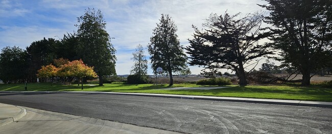 Building Photo - Single Story Orcutt Home In Woodmere Villas