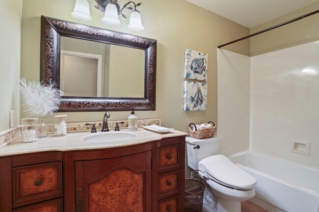 Building Photo - 7273 Shoreline Dr