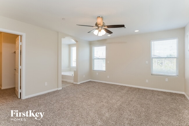 Building Photo - 2272 Sky Island Dr
