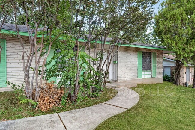 Building Photo - 103 Brettonwood Dr
