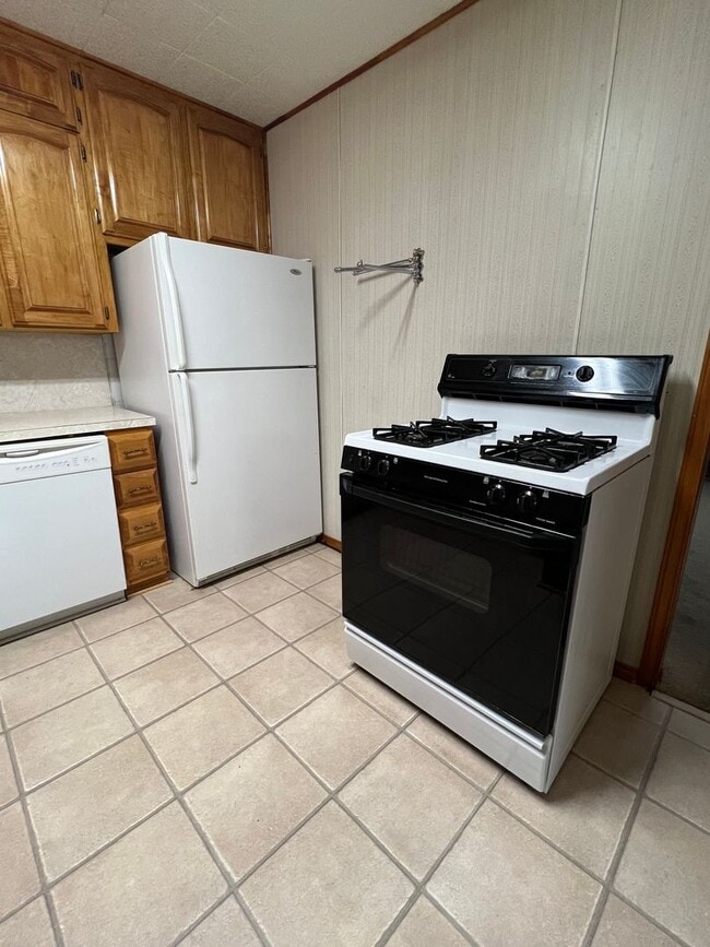 Building Photo - 606 SW 26th Pl