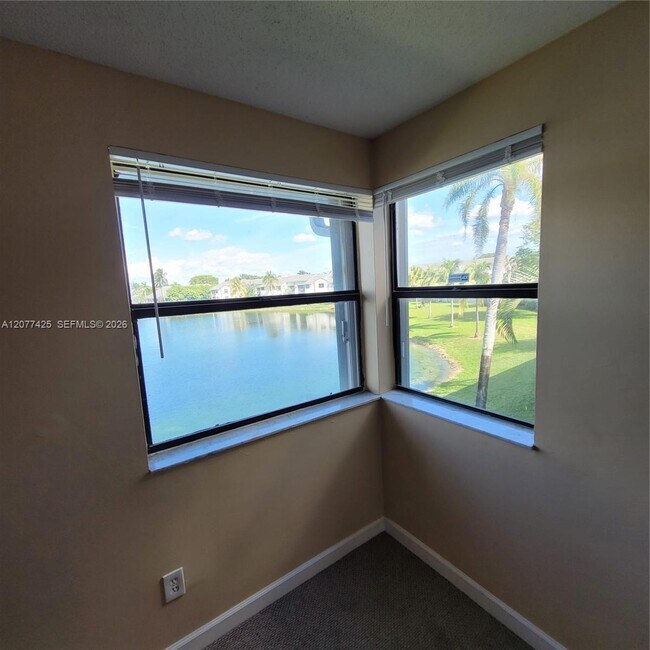 Building Photo - 1051 Jefferson Dr