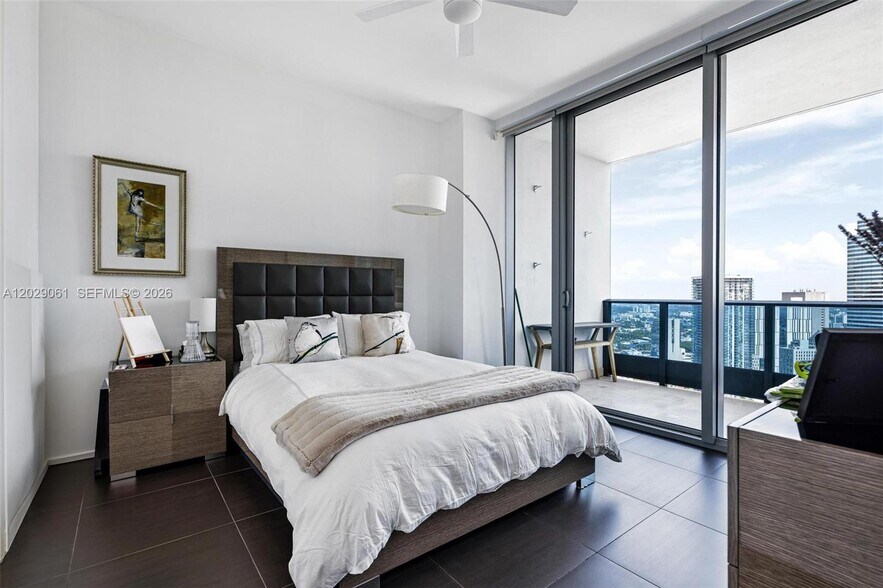 Building Photo - 200 Biscayne Boulevard Way