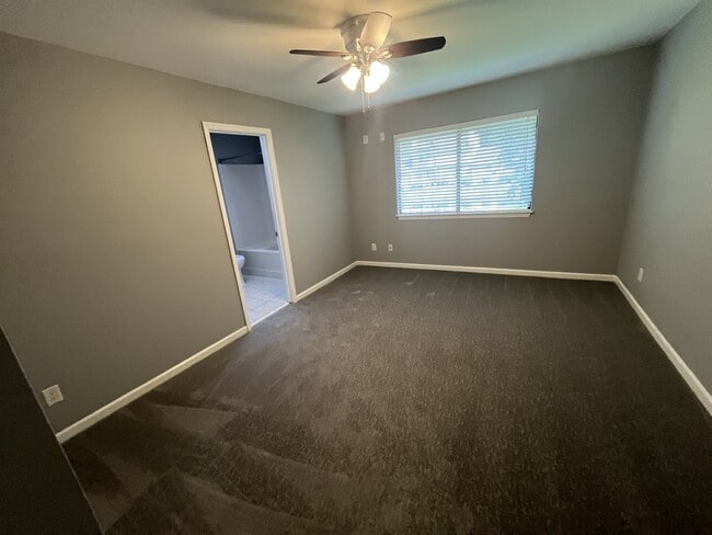 Building Photo - 5 Gumtree Rd