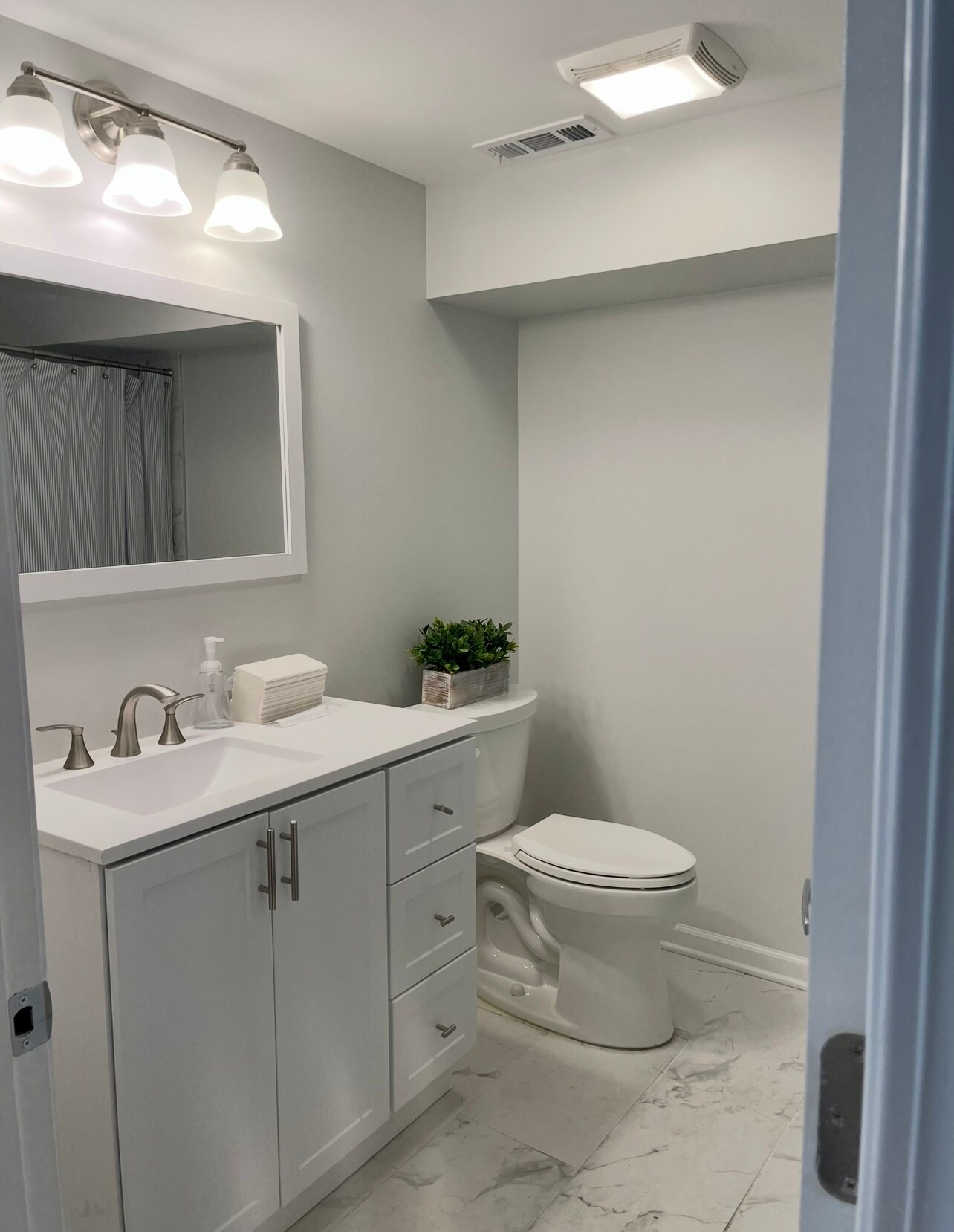 Building Photo - 2314 S Seeley Ave