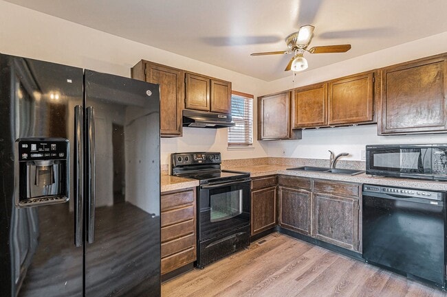 Building Photo - 9574 E Kansas Cir