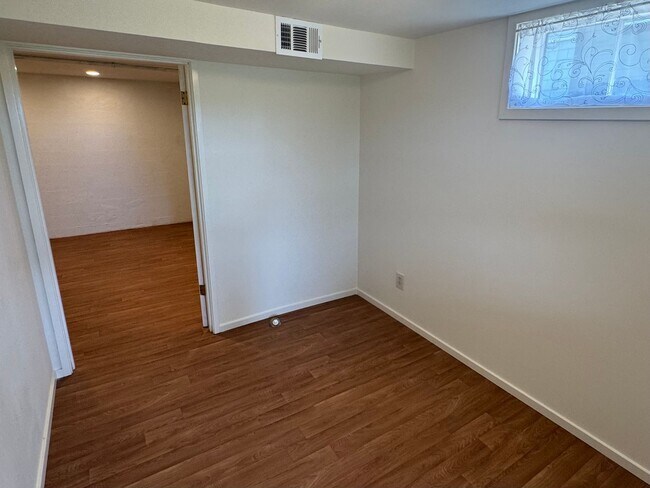 Building Photo - 3 bed/2 Bath, Spacious Home in Mount Verno...