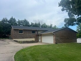 Building Photo - 3026 Hogan Dr