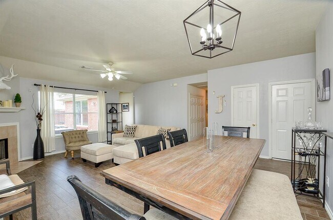 Building Photo - 24314 Leachwood Dr