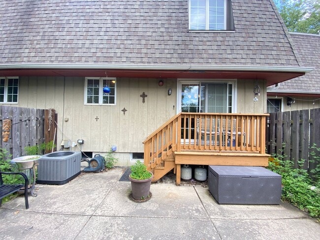 Building Photo - 2 Bedroom Condo In Schererville