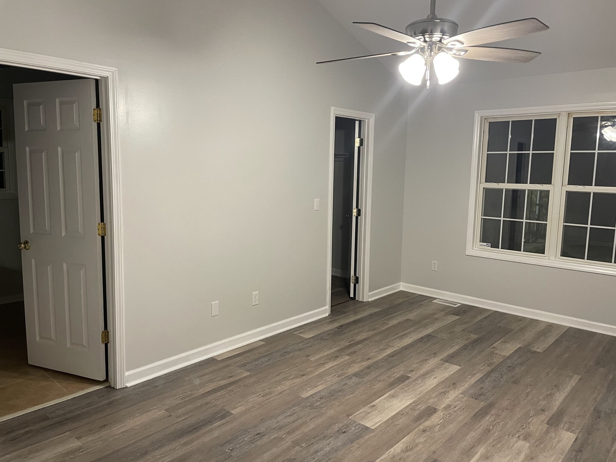 Master Bedroom - 104 Ironwood Ln