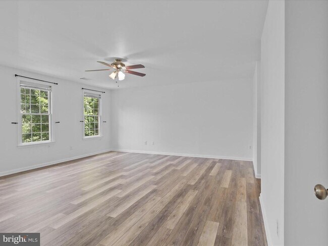 Building Photo - 1518 Summerset Pl