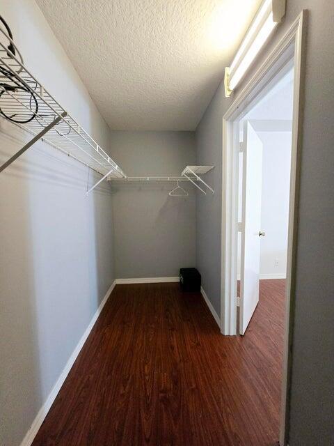 Building Photo - 205 Leland Ln