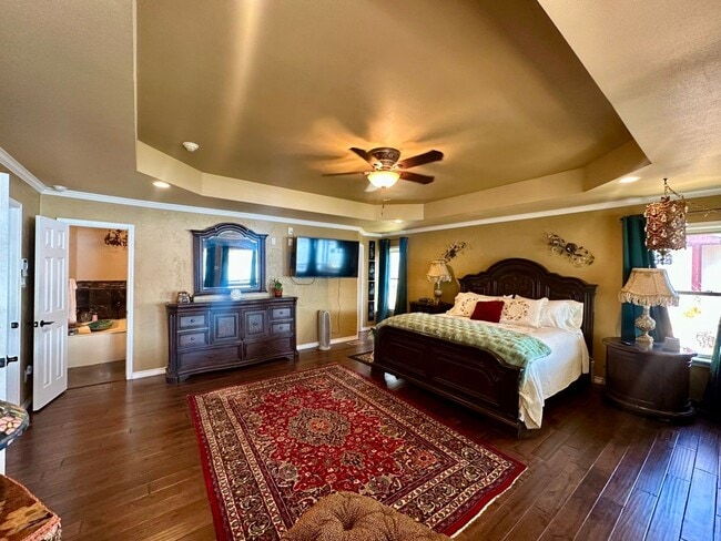 Building Photo - Stunning, fully furnished 3-bedroom, 2-bath lakefront home on Lake Palestine!